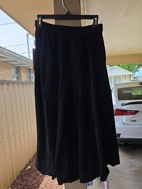 Black Women’s A-Line Midi Skirt - Classic Everyday Style